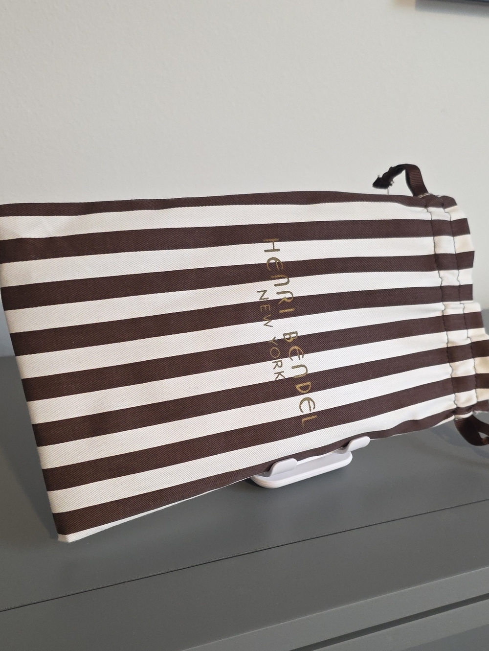 HENRI BENDEL NEW YORK NWOT Taupe Saffiano Wristlet/Clutch with Dust Bag - Picture 11 of 11